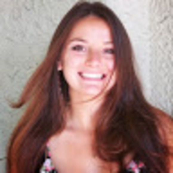 Meet your Posher, Elyse - Picture 1 of 1